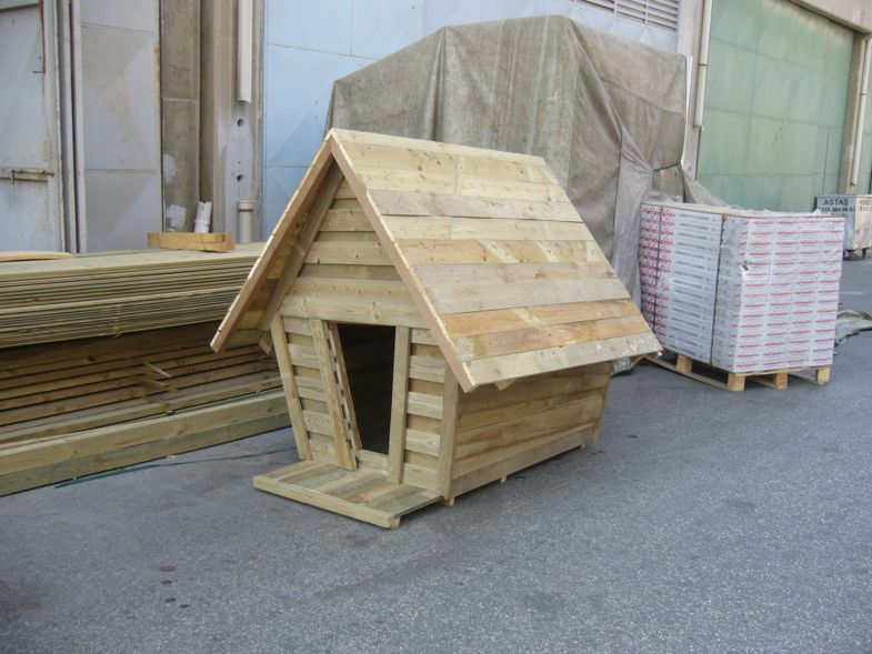 AKO 61004 KÜÇÜK ÇATILI KÖPEK KULÜBESİ